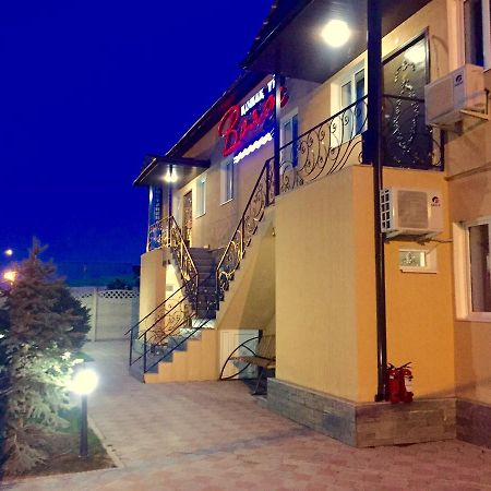 Voyazh Hotel Taraz Eksteriør billede