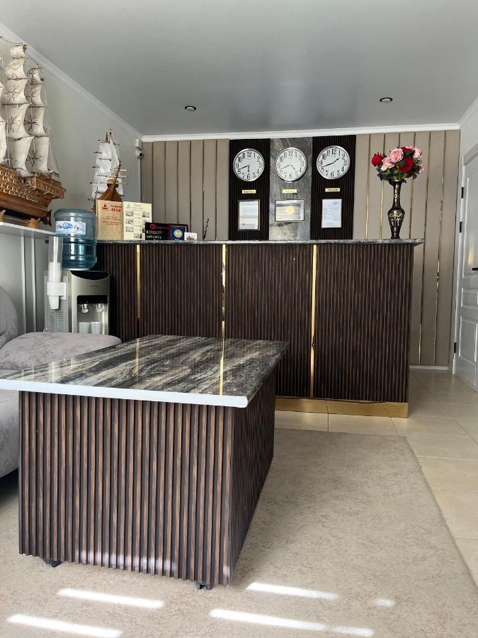 Voyazh Hotel Taraz Eksteriør billede