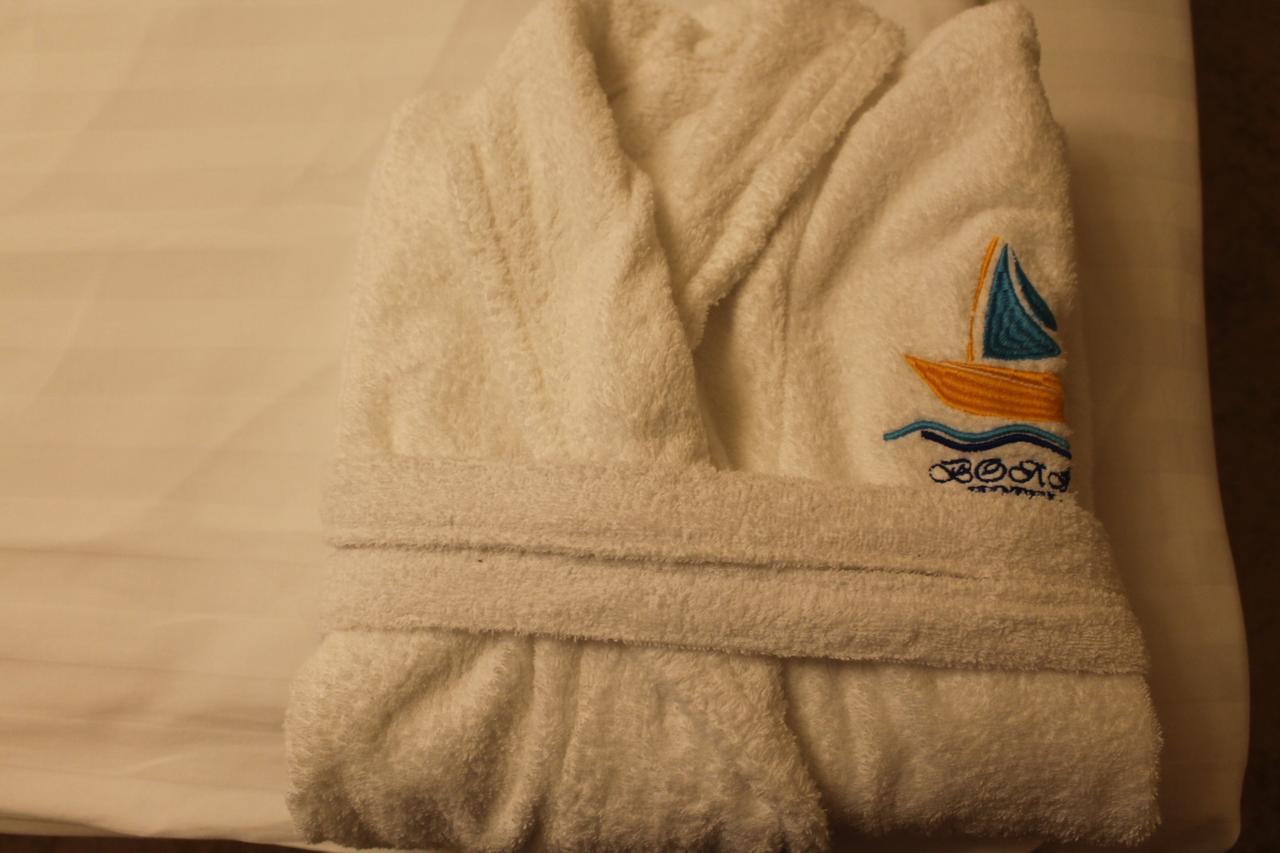 Voyazh Hotel Taraz Eksteriør billede